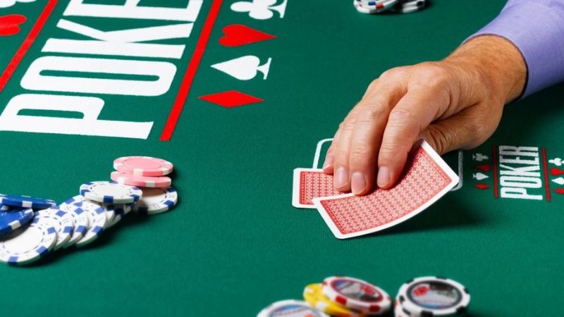 Luật poker tại Oxbet: Cẩm nang cho người chơi mới 2 Luật poker tại Oxbet không khác nhiều so với các nền tảng poker khác trên thế giới